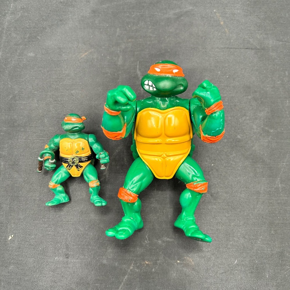 Lot of‎ 2 TMNT Teenage Mutant Ninja Turtles Mikey Action Figures VTG 1988 & 2008